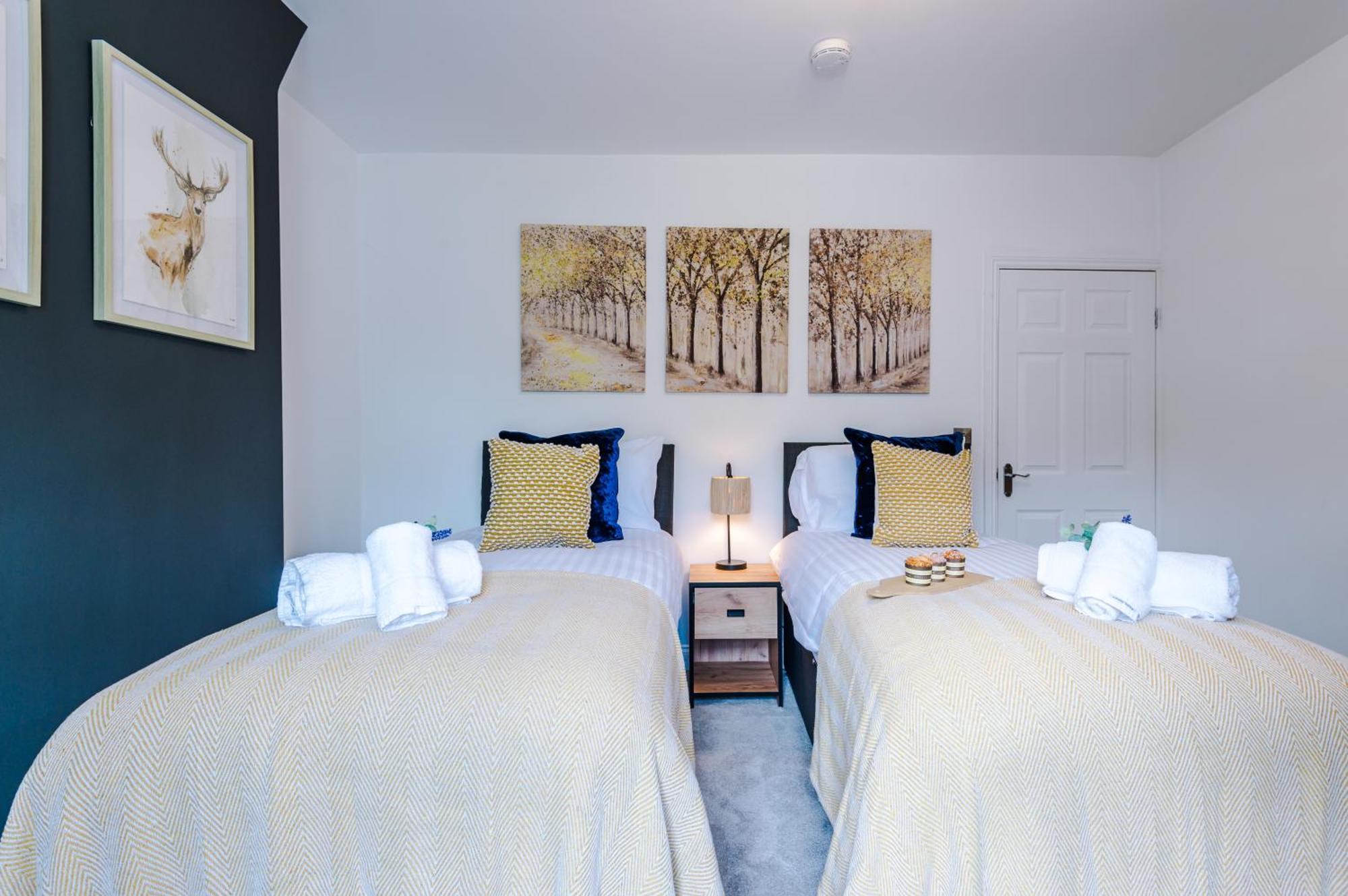 Holiday home Spacious 3-bed In Nantwich: Group-friendly Getaway *