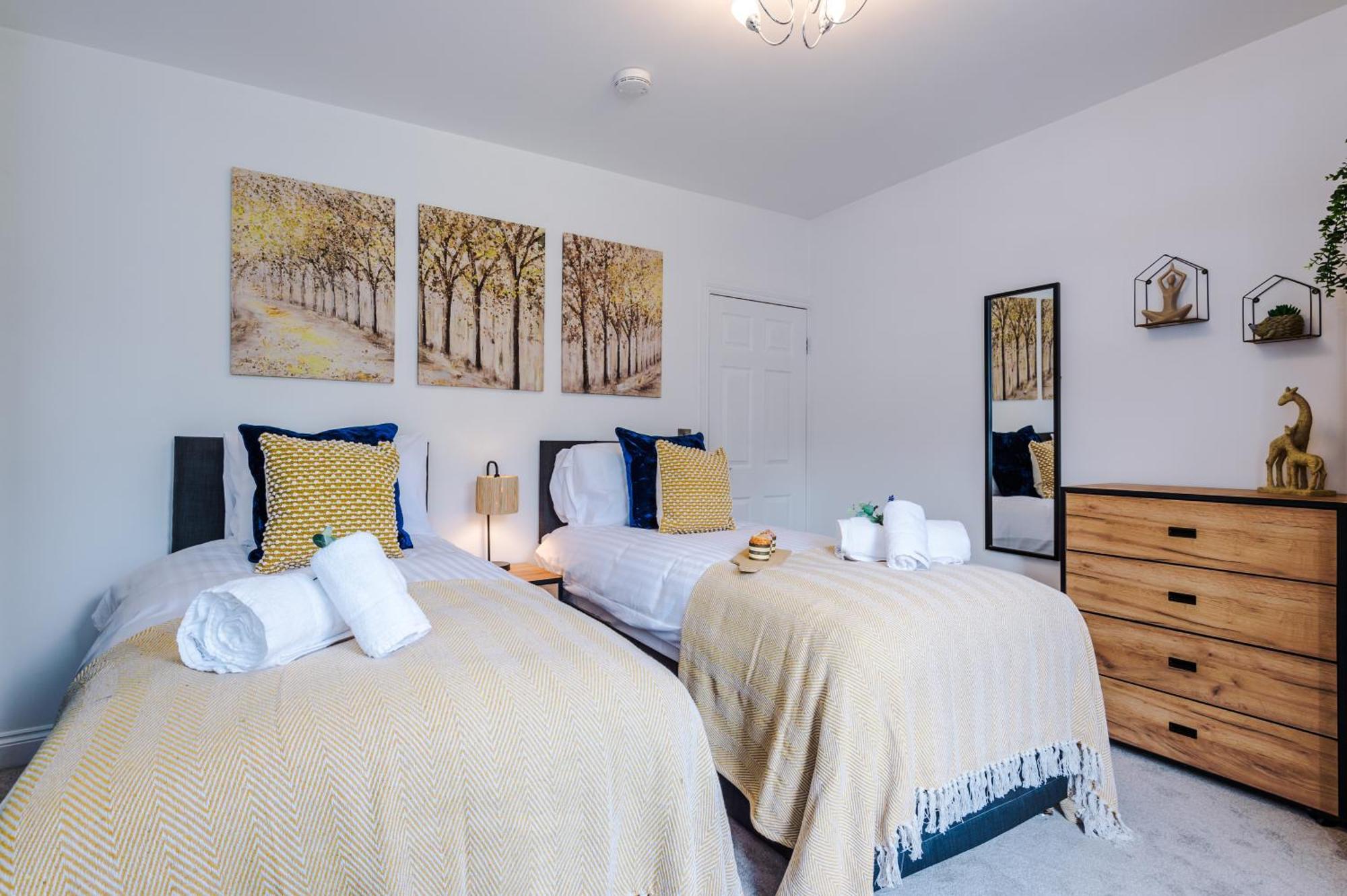 Holiday home Spacious 3-bed In Nantwich: Group-friendly Getaway *